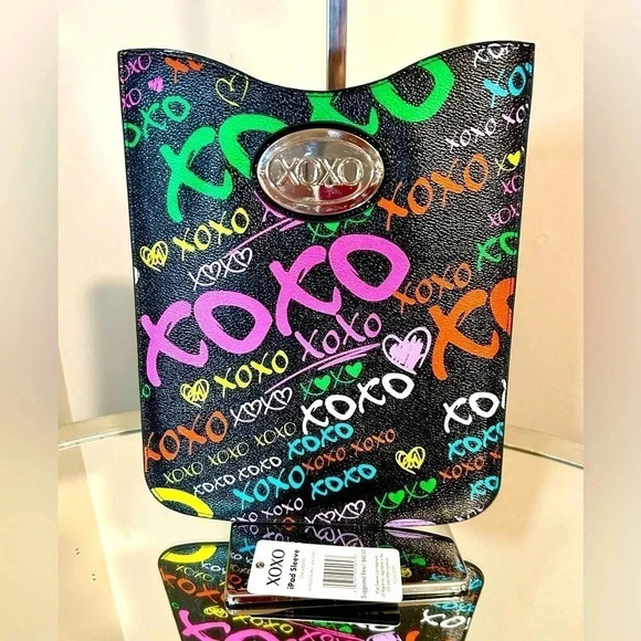 New XOXO IPad Sleeve - Picture 1 of 4